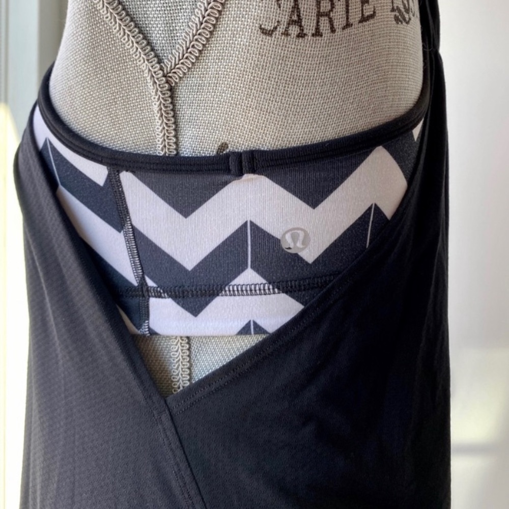 Lululemon No Limits Tank - Chevron - Picture 9 of 12